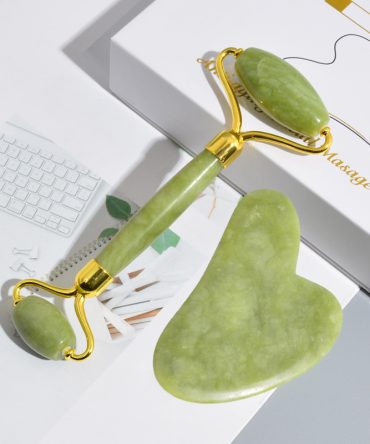 Natural Facial Massager Face Roller Gua Sha Scraper Double Heads Jade Stone Roller Skin Care Rose Quartz Massage for Face Body