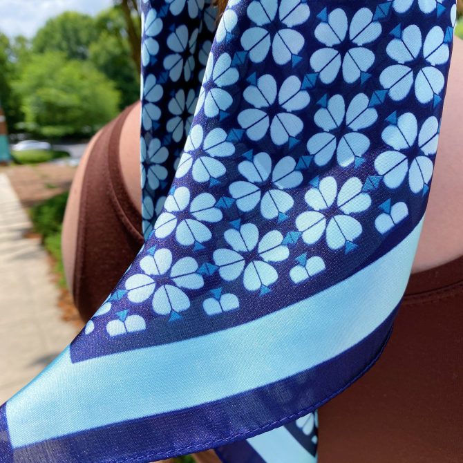 Four Petal Clover Scarf - Image 4