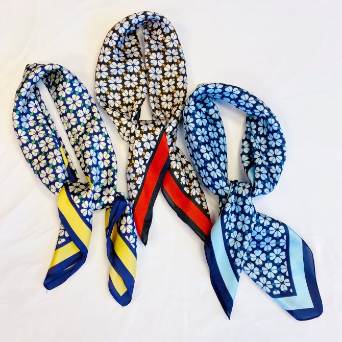 Four Petal Clover Scarf - Image 9