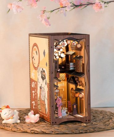 CuteBee Handmade Craft Japanese Theme Sakura Theme Diy Book Nook with Light Night Light Model Dollhouse