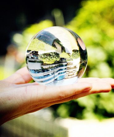 DSJUGGLING Small Size of Clear Acrylic Contact Juggling Ball for Beginners, Kids & Mini Transparent Practice Juggling Ball for Small Hands