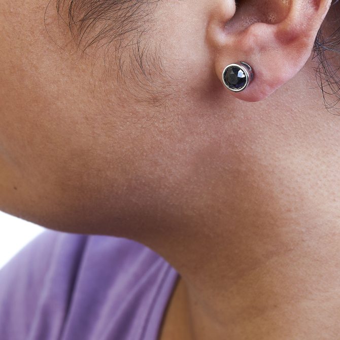 .925 Sterling Silver Round Brilliant-Cut Black Diamond Bezel-Set Stud Earrings with Screw Backs (Fancy Color-Enhanced, I2-I3 Clarity) - Image 5