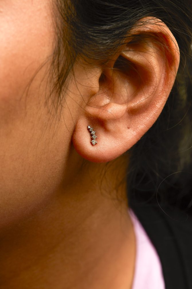10K White Gold 1/10 Cttw Diamond Journey Style Climber Stud Earrings (H-I Color, I1-I2 Clarity) - Image 4