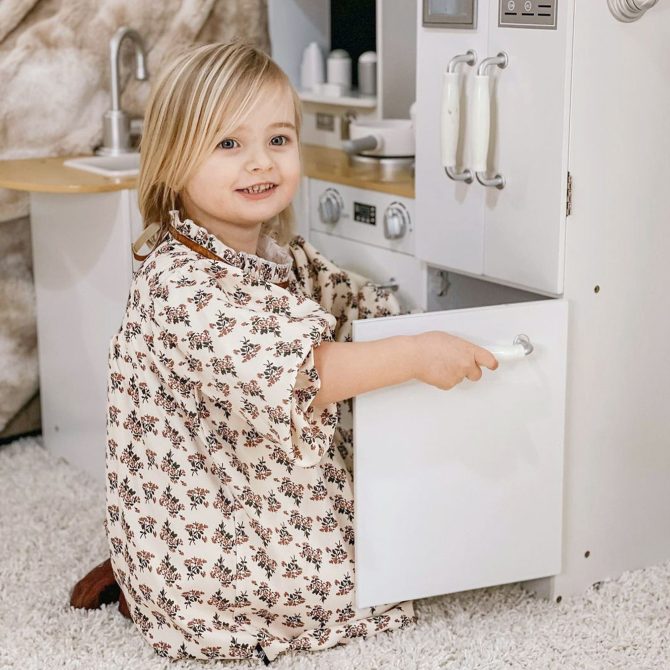 Large Play Kitchen with Full Set of Appliances for a Modern Day Pretend Kitchen, Tons of Storage, Corner Play Kitchen Set with Sound Effect, Educational Pretend Role Playset Game - Image 2
