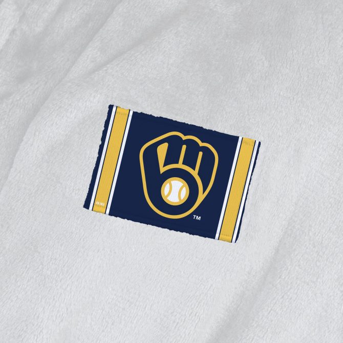 Milwaukee Brewers MLB Tag Silk Touch Robe Small/Medium - Image 4