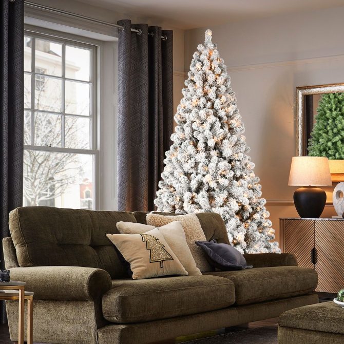 6ft Flocked Pre-Lit Christmas Tree with 300 UL Warm White Lights, 779 PVC Tips, Auto-Unfold Memory Wire, Easy Assembly & Stable Metal Stand – Snowy Holiday Decor - Image 8