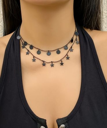 Add a touch of charm to your party outfit with our Dainty Charm Chain Necklace featuring a Star / Round Shape Pendant. This necklace comes with an Adjustable Clavicle Chain to fit any size.