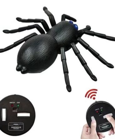 Remote Control Wood Bug Animal Pet Electric Infrared Sensor; Insect Simulation Tricky Gift Remote Control Spider Model Toy