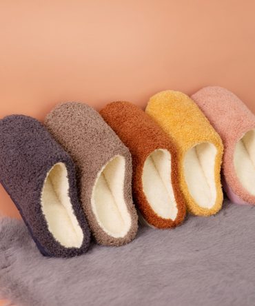 Women's Slip on Fuzzy House Slippers Memory Foam Slippers Scuff Outdoor Indoor Warm Plush Bedroom Shoes with Faux Fur Lining
