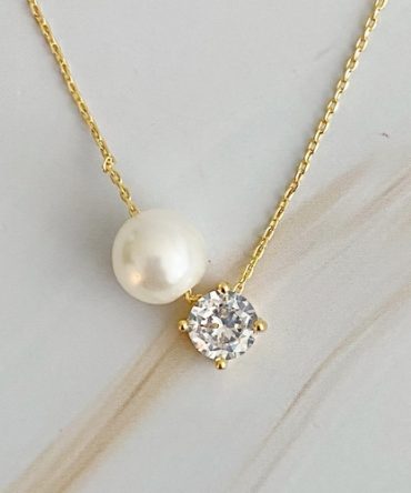 Single Pearl And Diamond Necklace