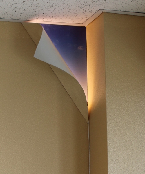 18"H Big Reveal LED Corner Light White Curved Metal - Image 3