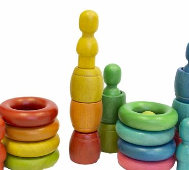 QToys Australia (USA) RAINBOW PEOPLE CUPS AND RINGS