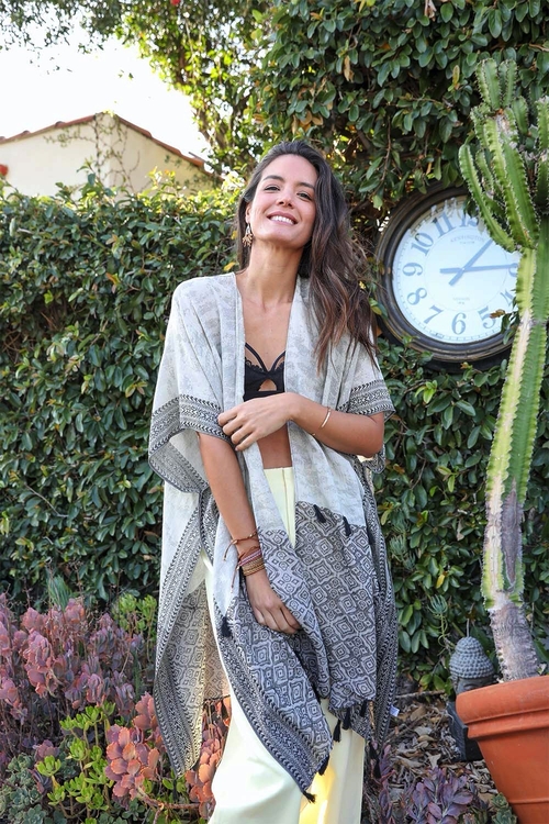 Tropical Leaves Draped Sleeve Kimono