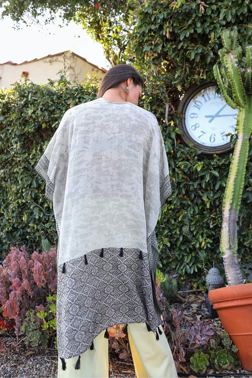 Tropical Leaves Draped Sleeve Kimono - Image 2