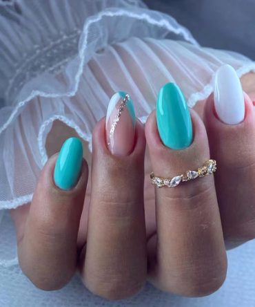 Press On Nails Kit with Glue and gel stickers Reusable Tips
