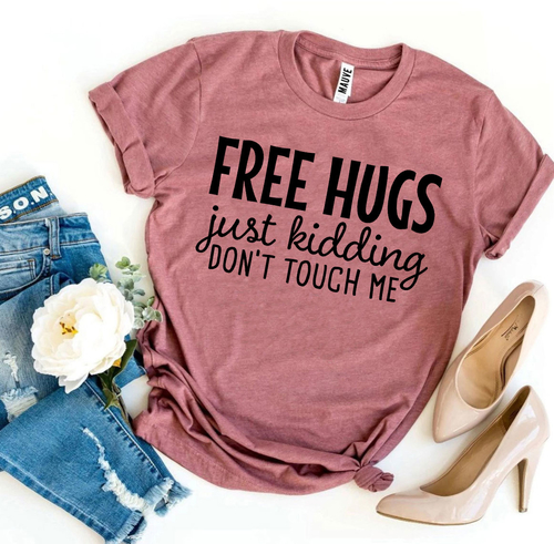 Free Hugs T-shirt - Image 3