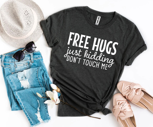 Free Hugs T-shirt - Image 5